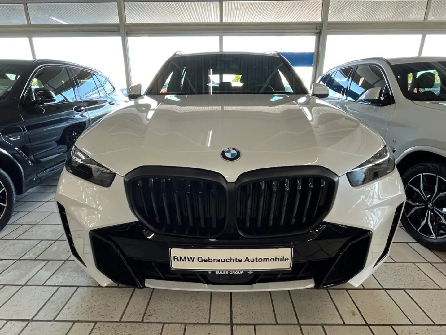BMW X5 xDrive 40d A M Sport ad LED ParkAss AD StandHZG AH Weiß - 2