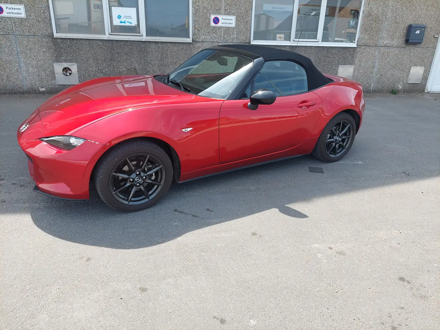 Mazda MX-5 1.5i Skyactiv-G Skydrive technology Rouge - 1