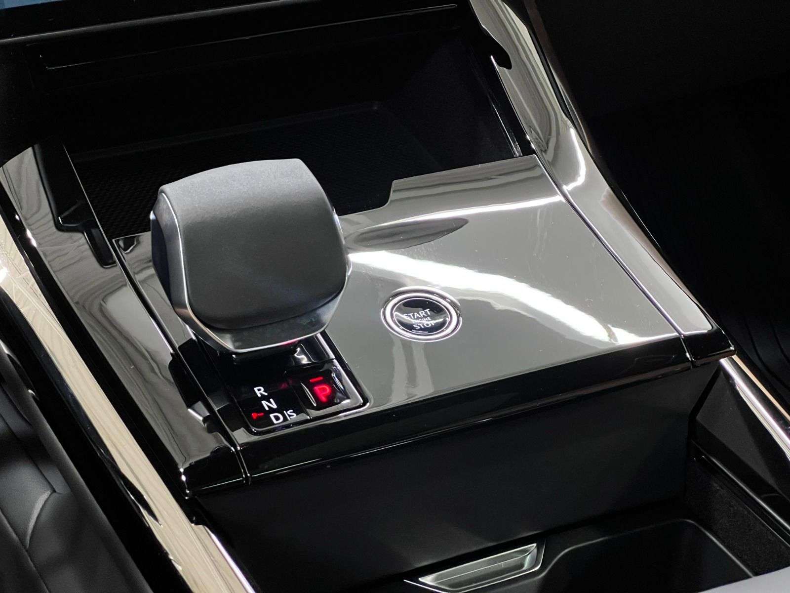 2026 Land Rover Range Rover Sport P400 Dynamic HSE thumb 23
