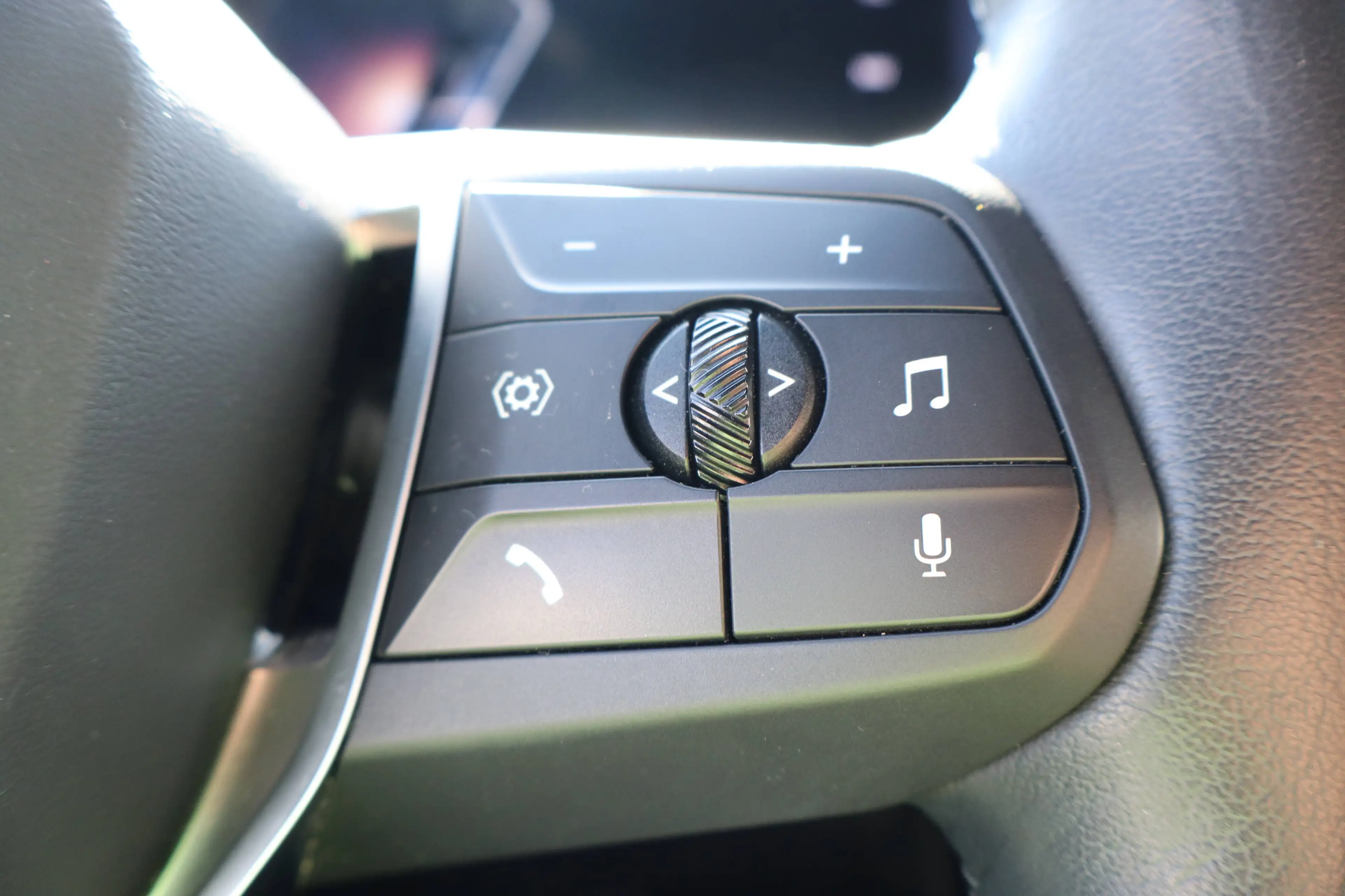 BMW 225 Active Tourer PHEV 225xeA (180 kW) — photo 15