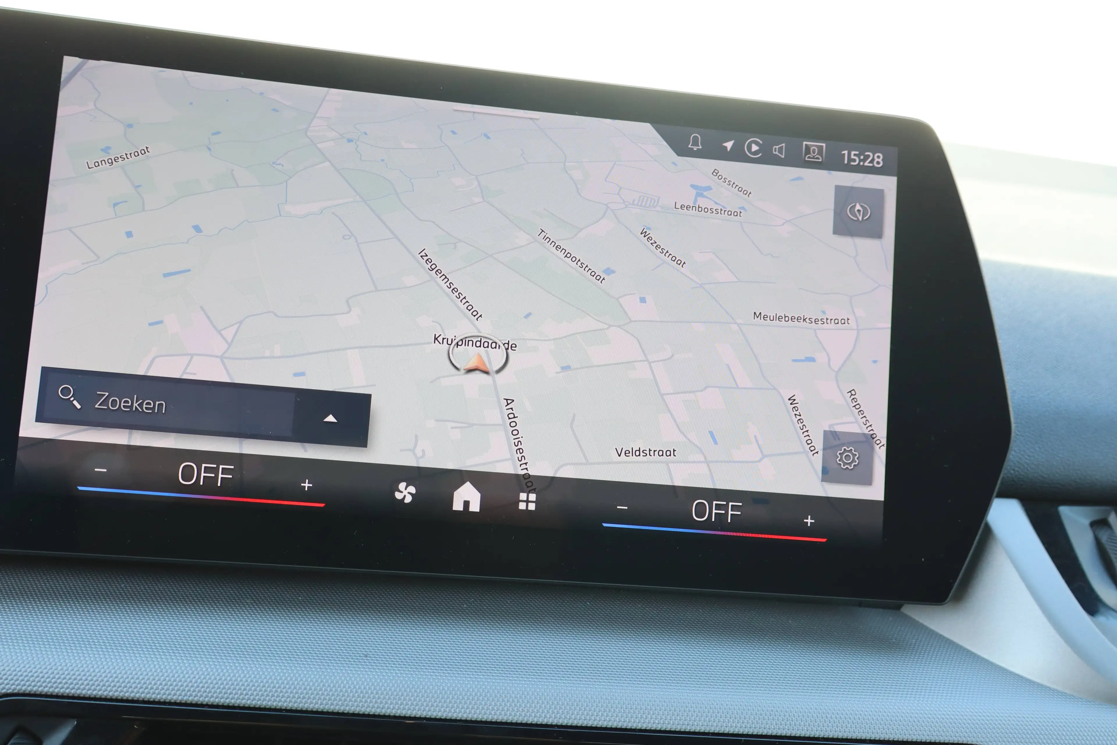 BMW 225 Active Tourer PHEV 225xeA (180 kW) — photo 10