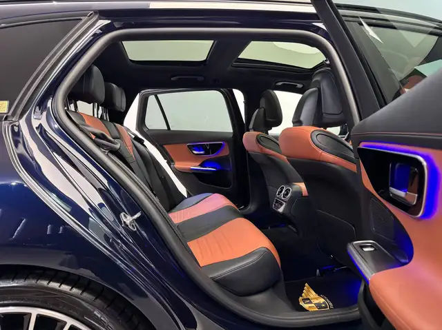Mercedes-Benz C-Class view 23