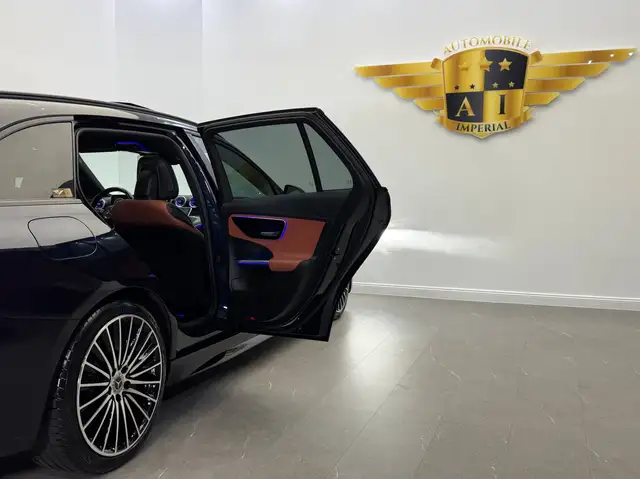 Mercedes-Benz C-Class view 22