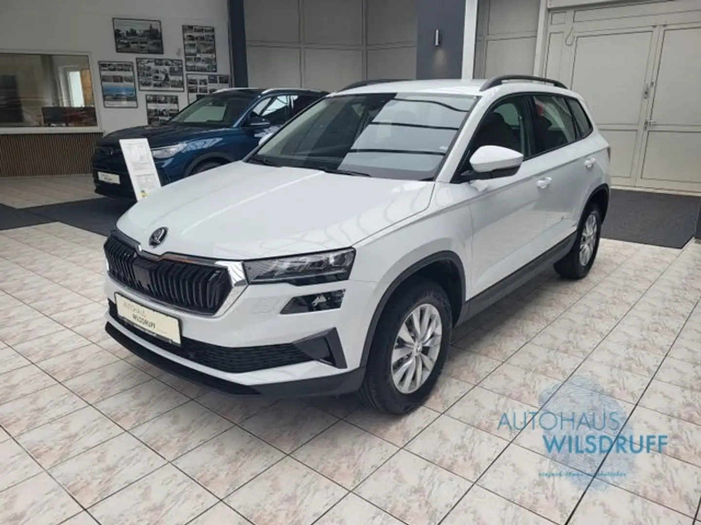 Skoda Karoq 1.5 Selection LED SHZ DAB+ KAMERA ALU Weiß - 2