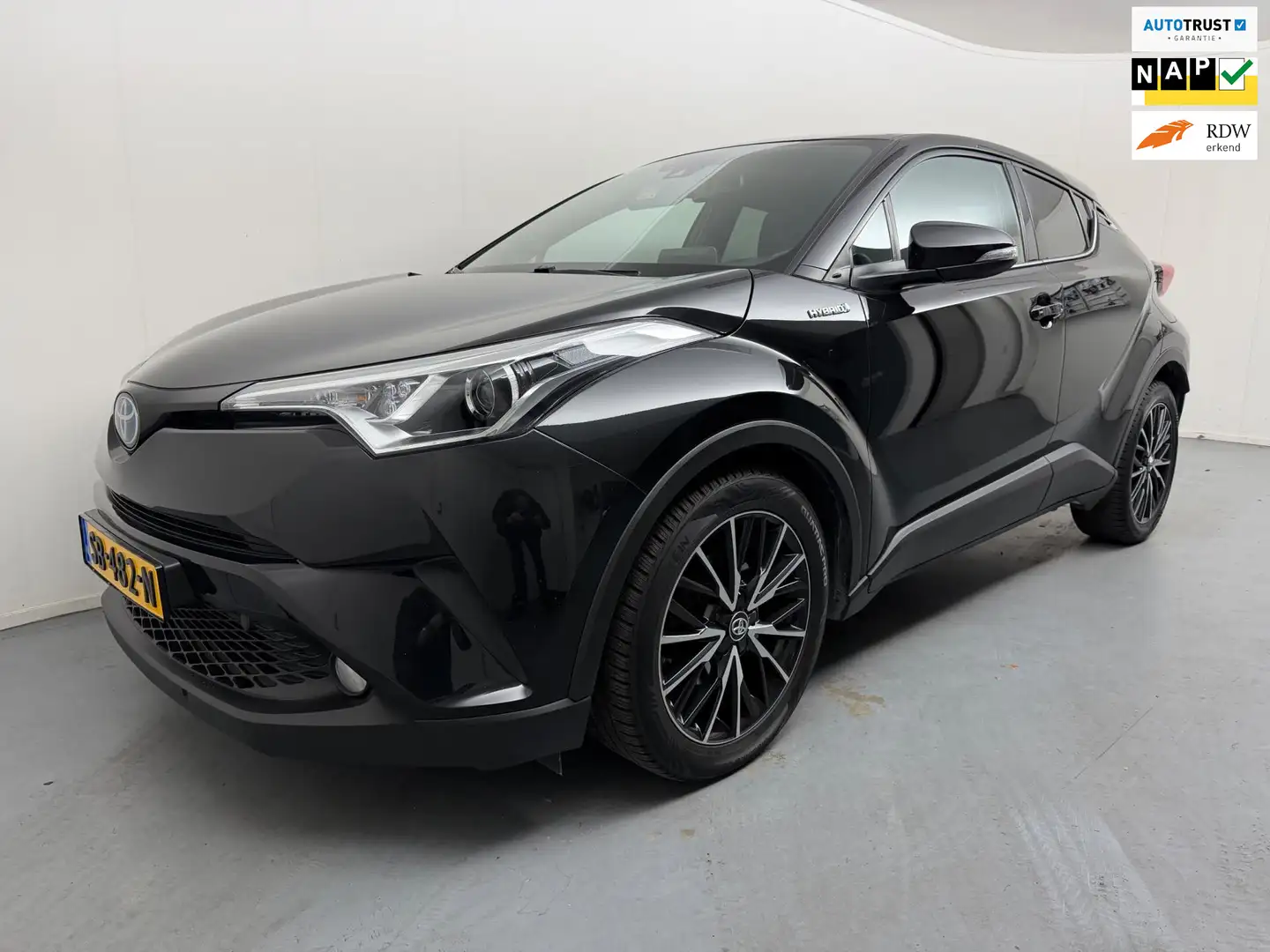 Toyota C-HR 1.8 Hybrid Dynamic # Camera # Navi # 18" # Nap # D Schwarz - 1