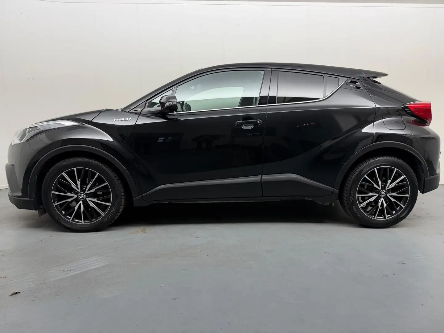 Toyota C-HR 1.8 Hybrid Dynamic # Camera # Navi # 18" # Nap # D Schwarz - 2