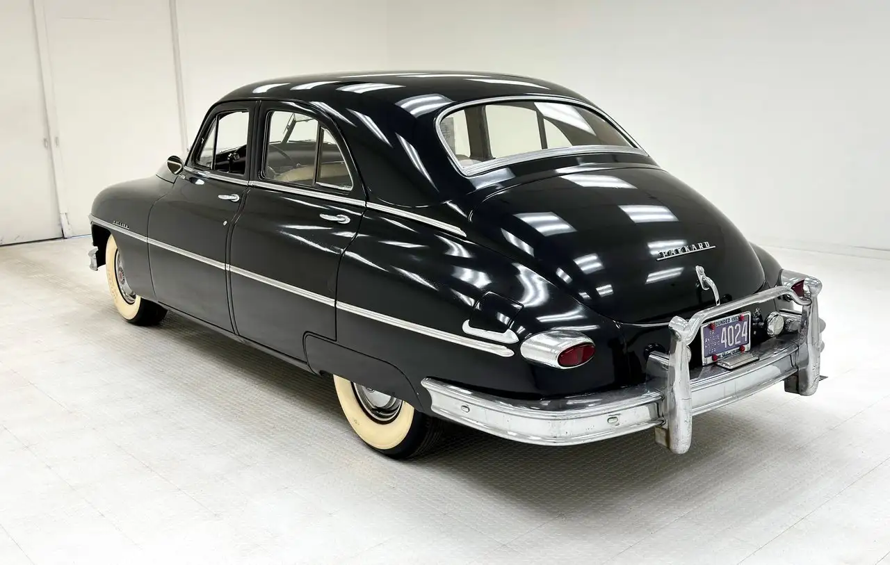 Packard Deluxe 8 Touring Sedan, foto 3