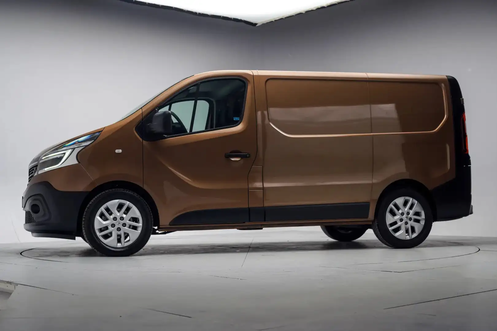 Renault Trafic 2.0 dCi 145 T27 L1H1 Comf Auto [ Led 3-Pers Kastin Bruin - 2