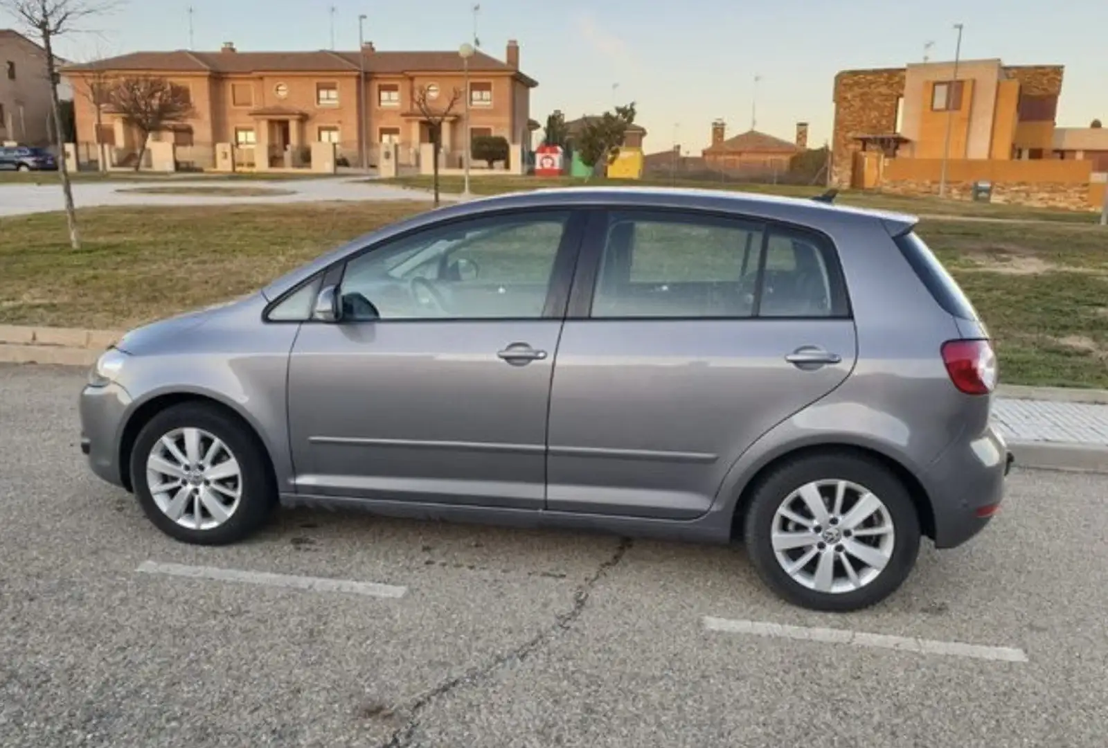 Volkswagen Golf Plus 1.6TDI Advance BMT - 2