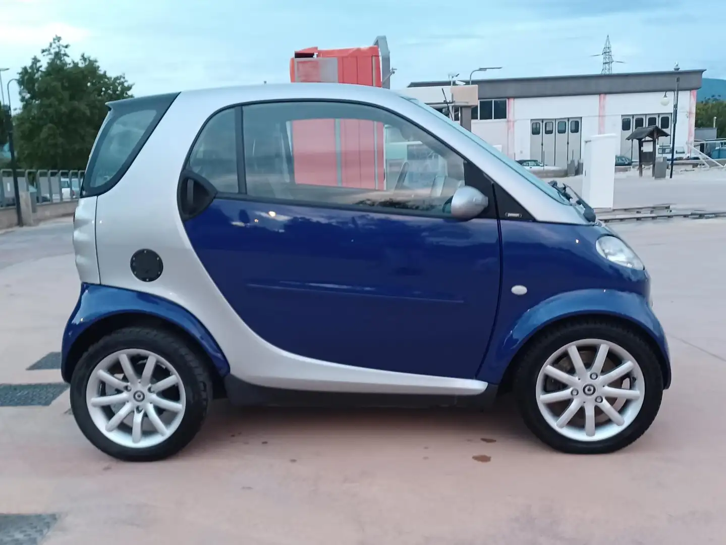 smart city-coupé/city-cabrio Fortwo 0.6 Smart Niebieski - 2