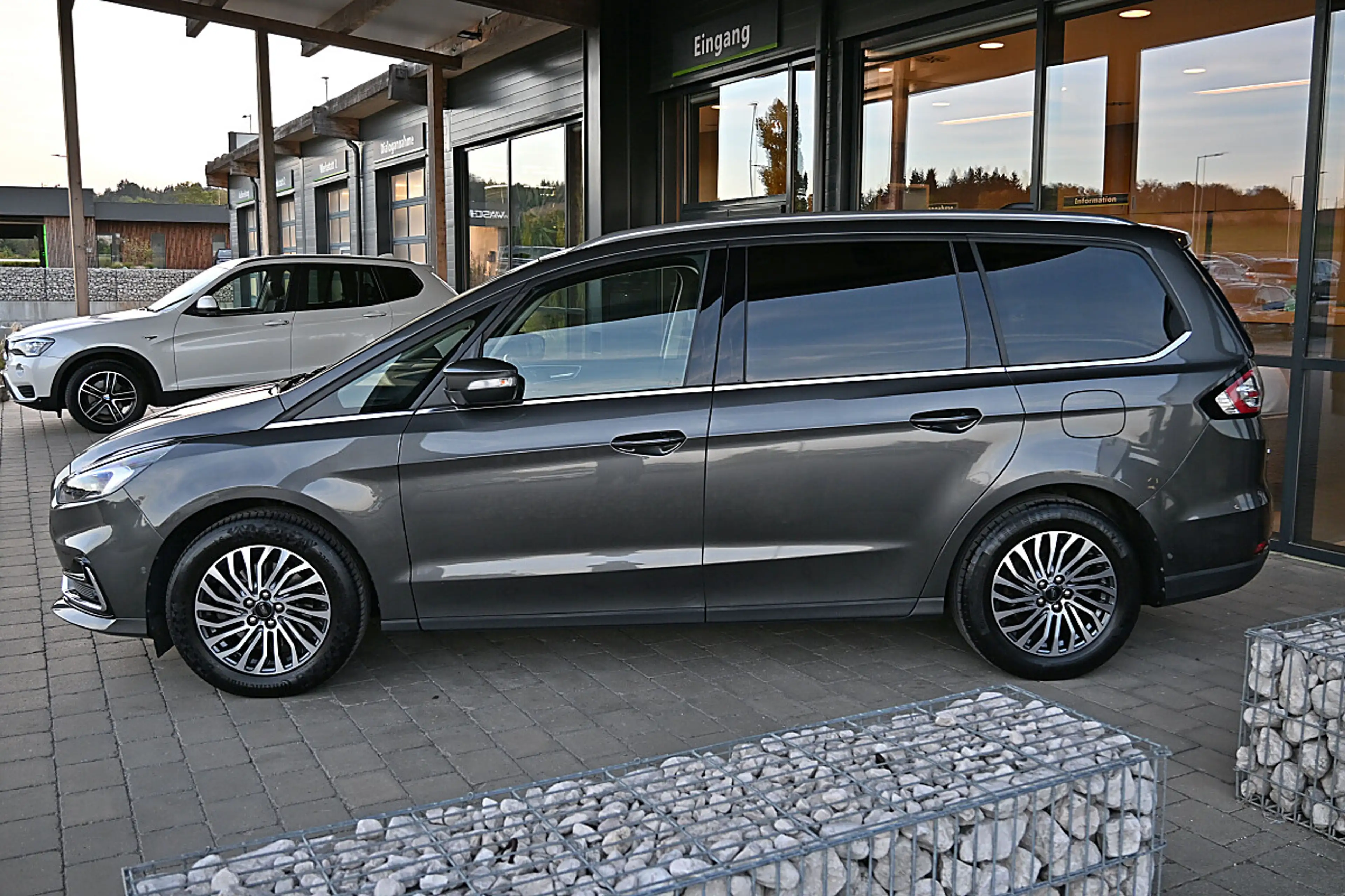 Ford Galaxy 2,0 EcoBlue Titanium Aut. ACC, adapt. LED, Navi... — photo 2