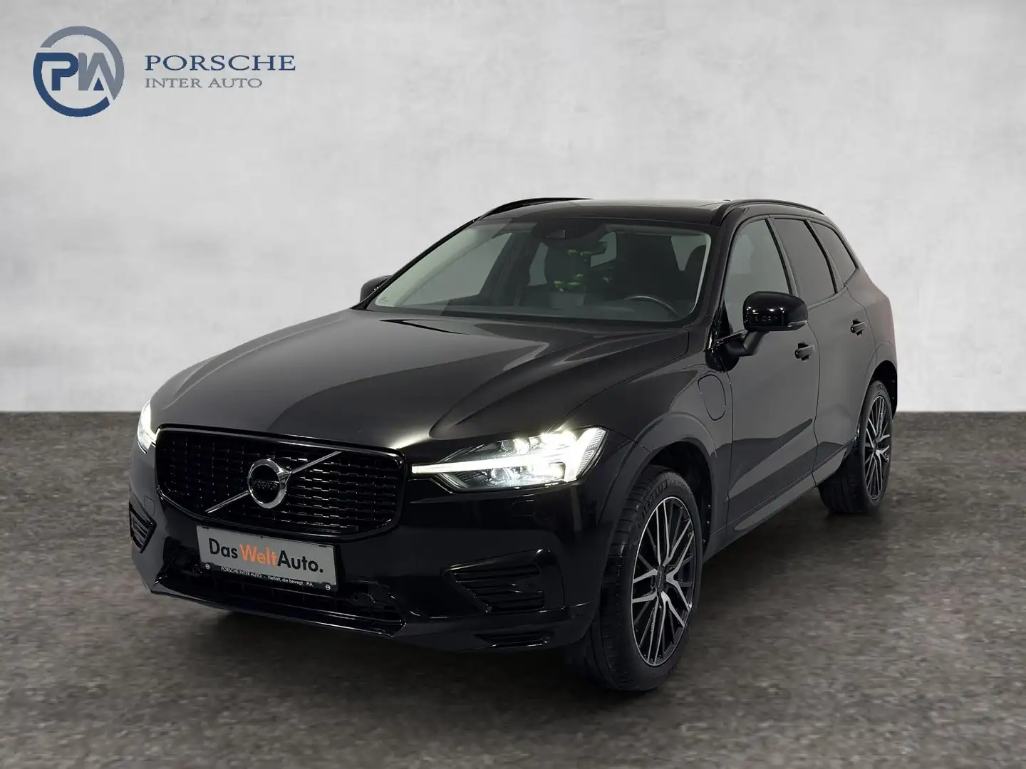 Volvo XC60 T6 AWD Recharge PHEV R-Design Expression Schwarz - 1