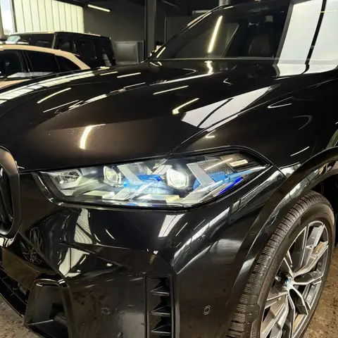 BMW X5 view 4