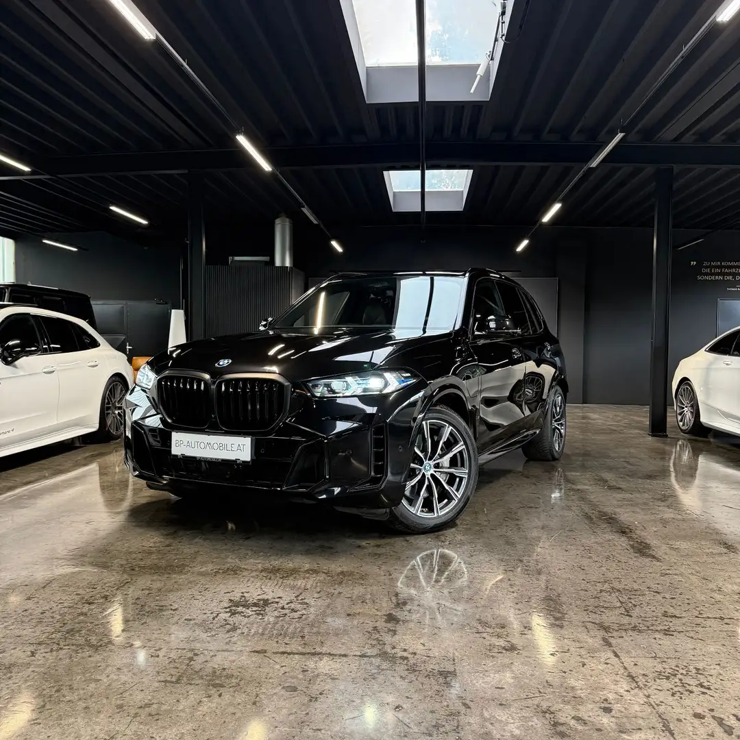 BMW X5 xDrive 50e M-Sport Schwarz - 1