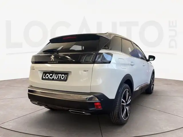 Peugeot 3008 view 4