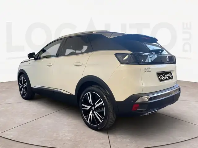 Peugeot 3008 view 5