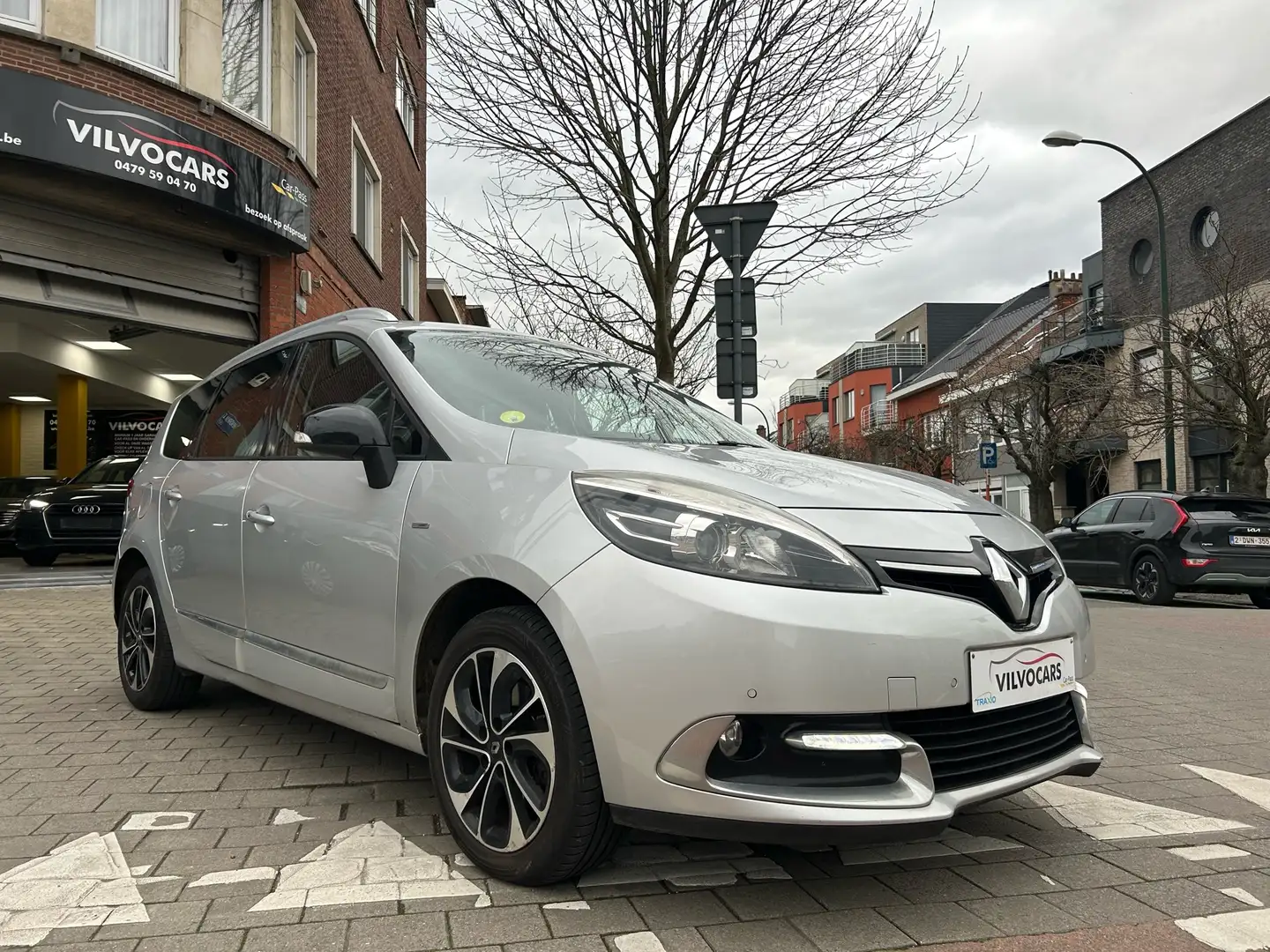 Renault Grand Scenic Energy dCi 110 S&S Bose Edition Grijs - 2