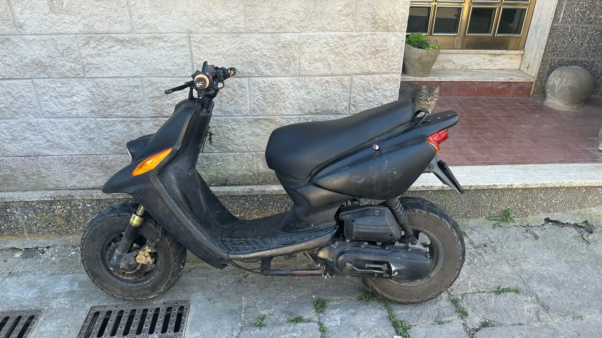Yamaha total black - 1