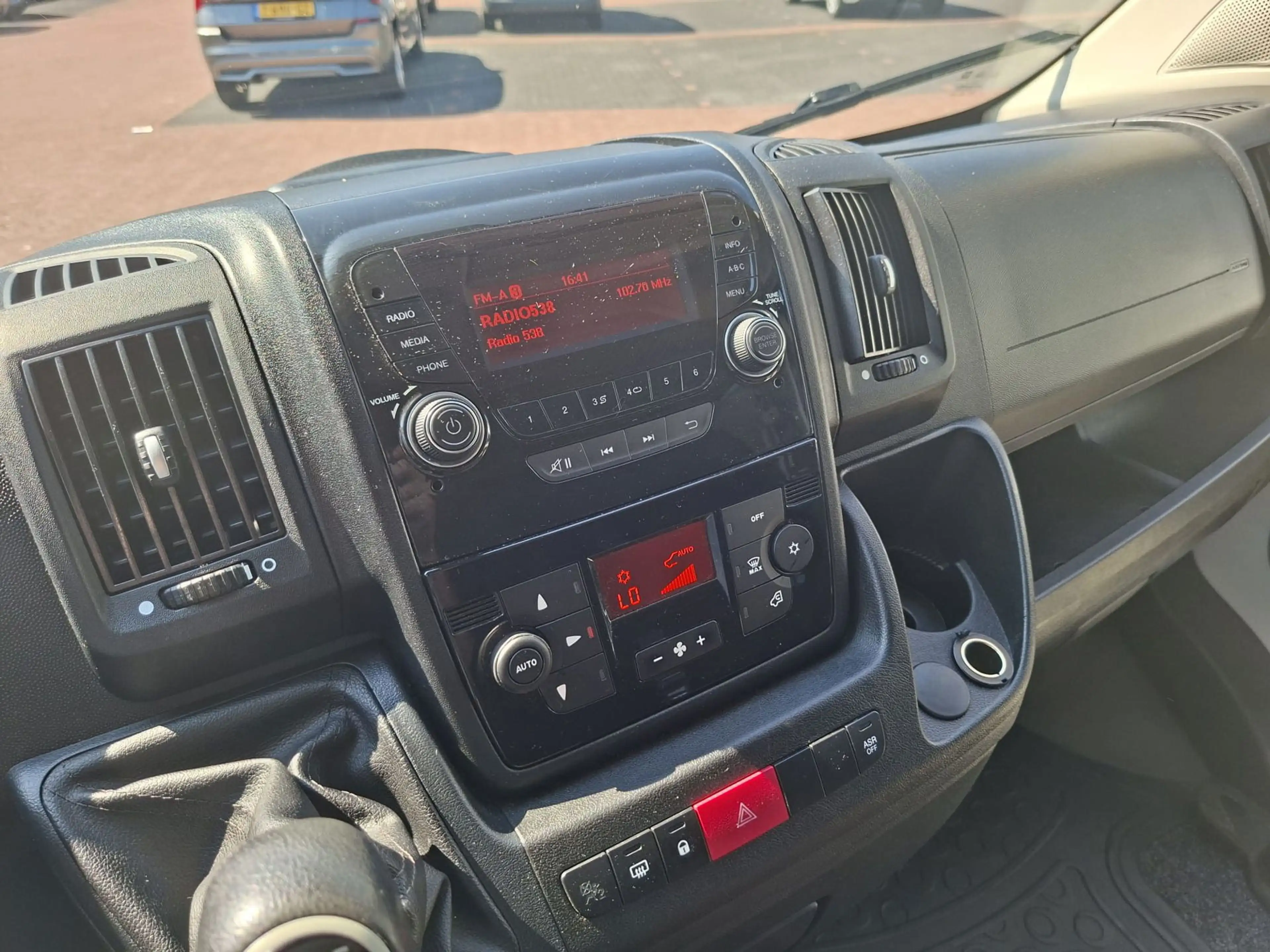 Citroen Jumper 30 2.0 BlueHDI L1H1 Comfort / airco 9 persoons — photo 12