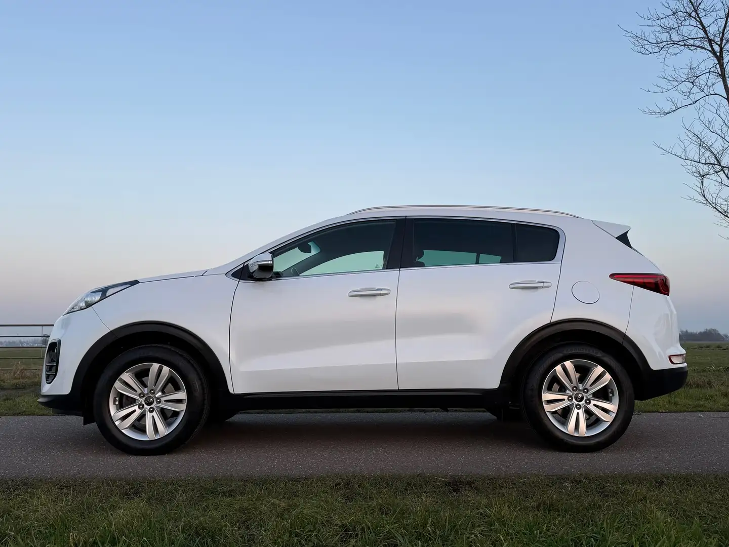 Kia Sportage 1.6 GDI Design Edition | Leder | 1e Eigenaar | App Weiß - 2
