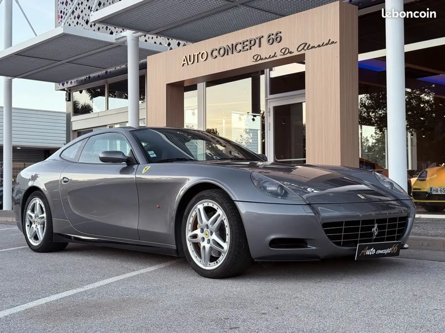 Ferrari 612 v12 5.7 540 ch Gris - 1