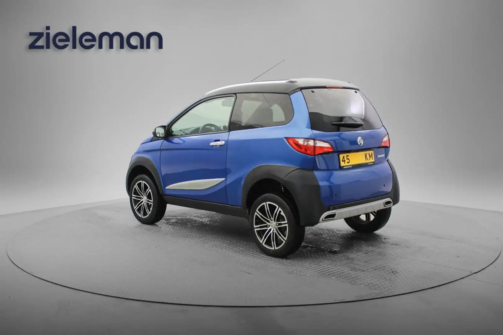 Aixam Crossover Highline Sport - 2019 - 6.704 Km - Leer, PDC, Lich Azul - 2