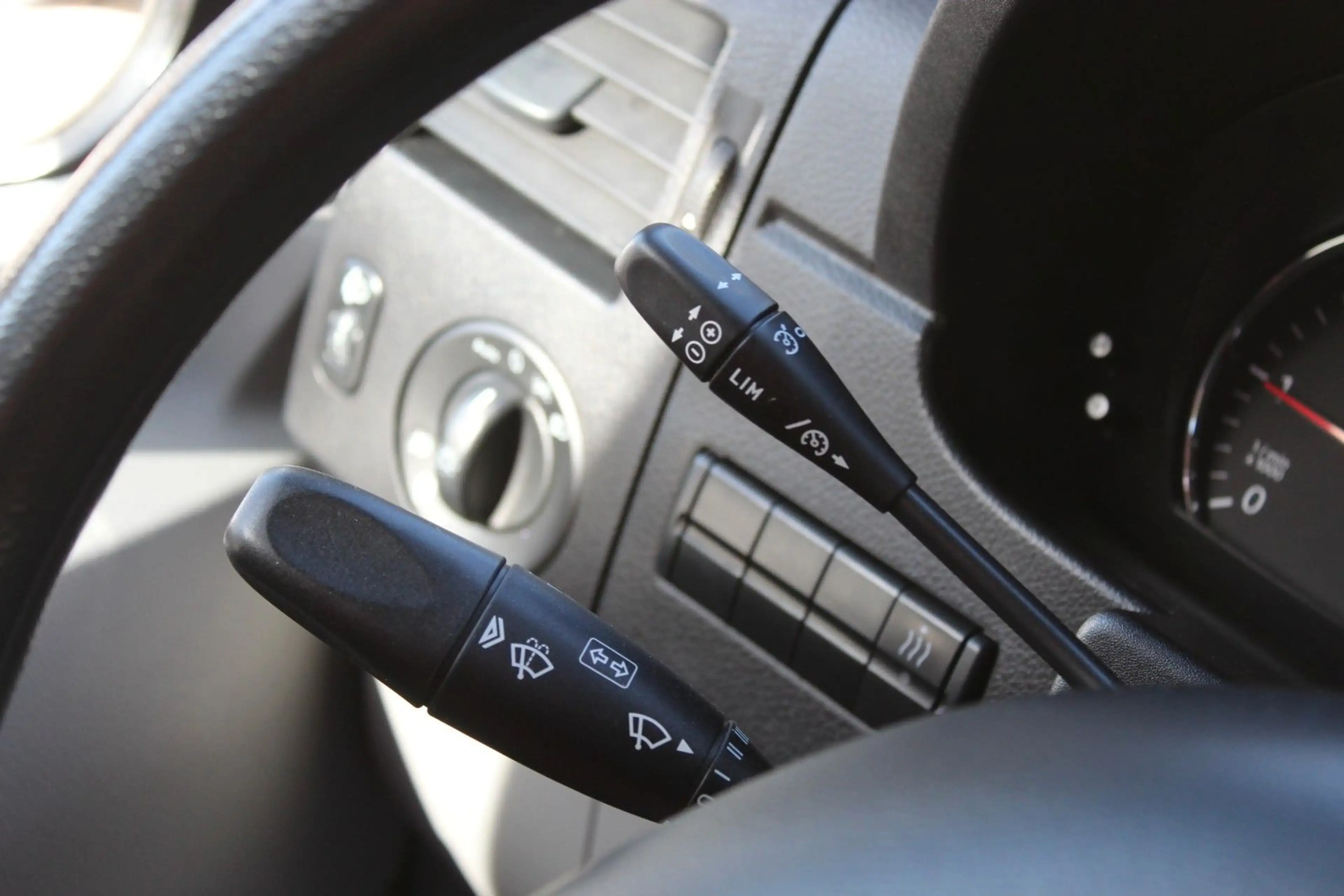 Volkswagen Crafter extralang Hochdach 17 SITZER KLIMA KAM — photo 28