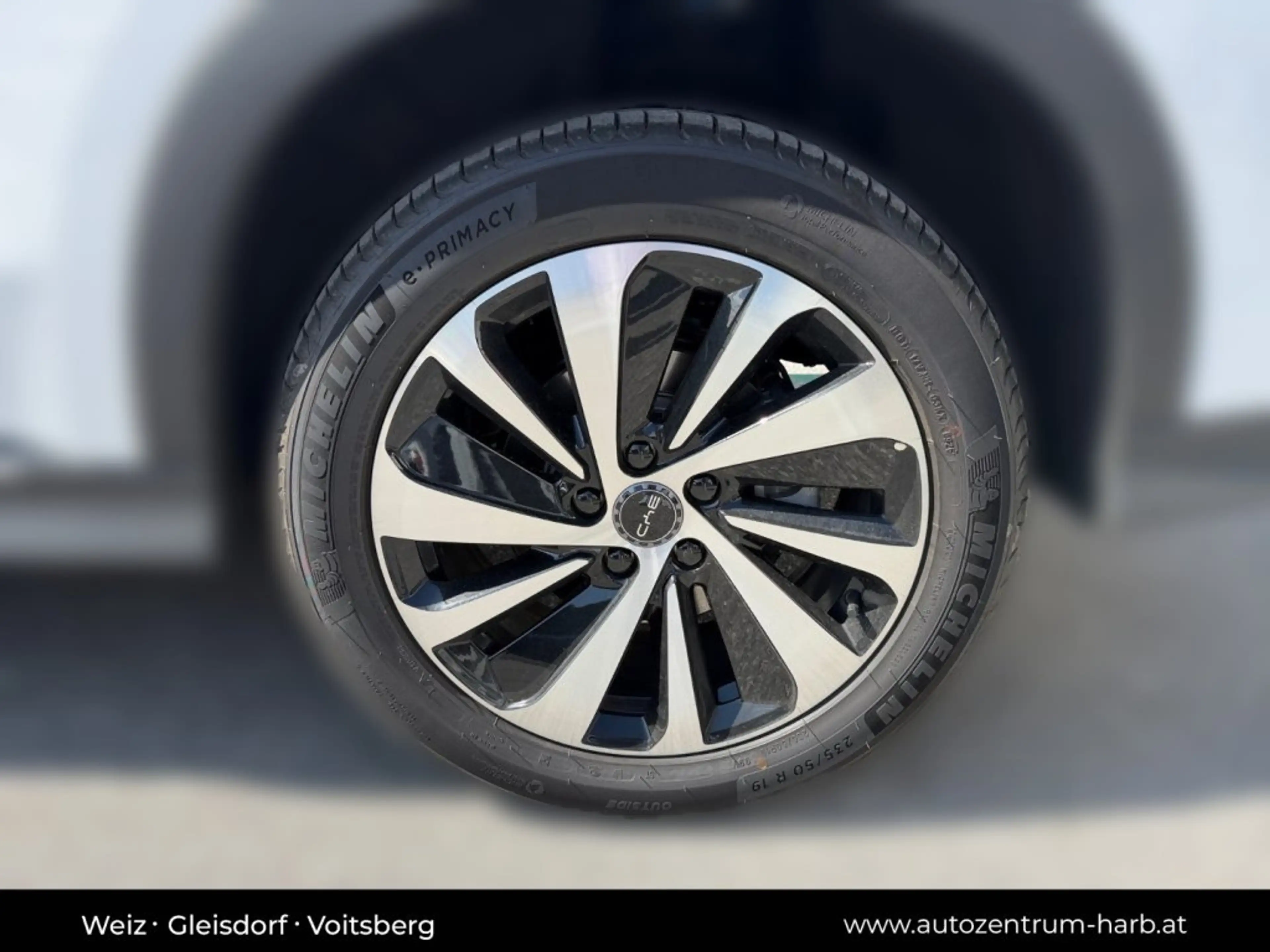 BYD Seal U DM-i Design AWD — photo 9