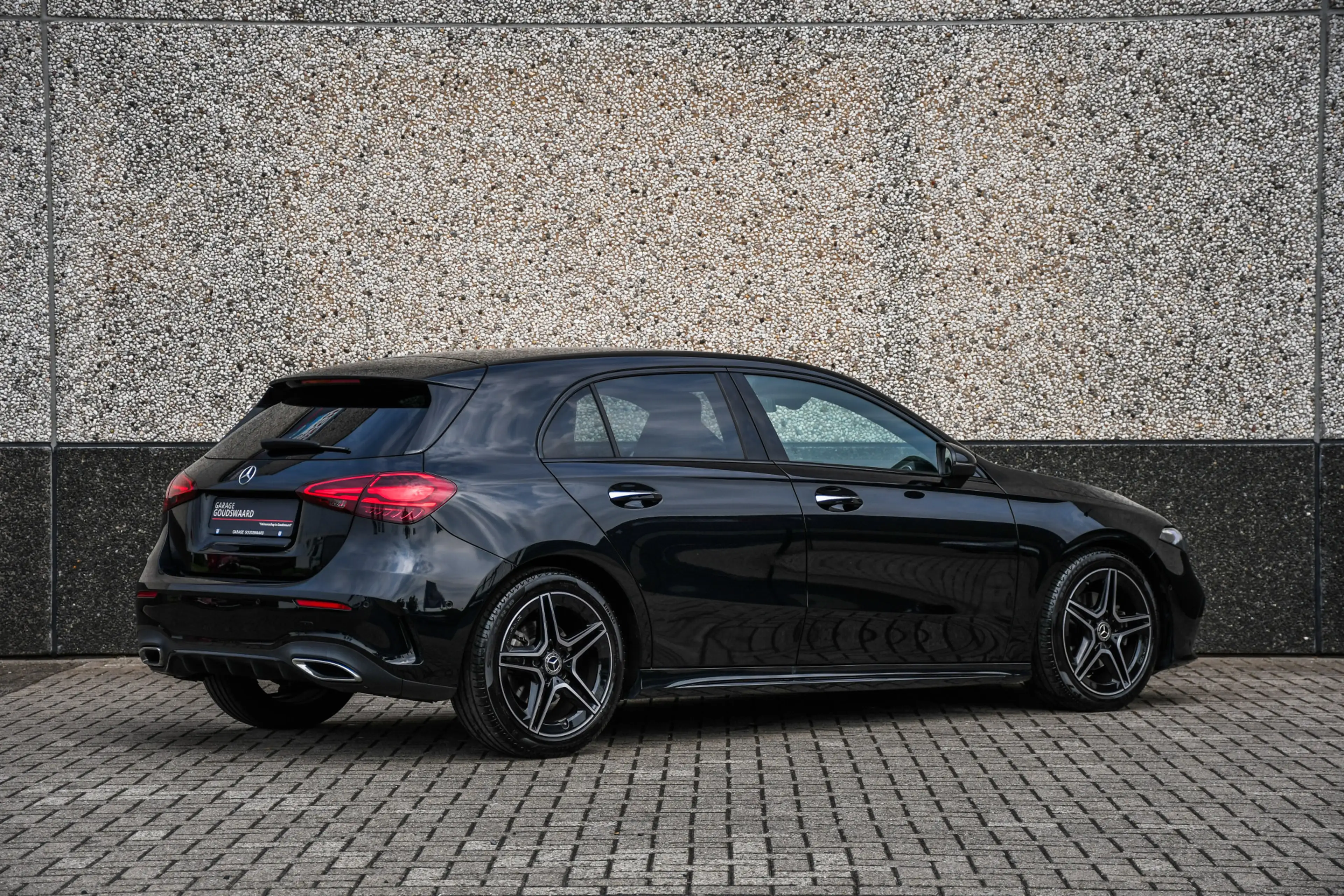Mercedes-Benz A 200 AMG Line — photo 4