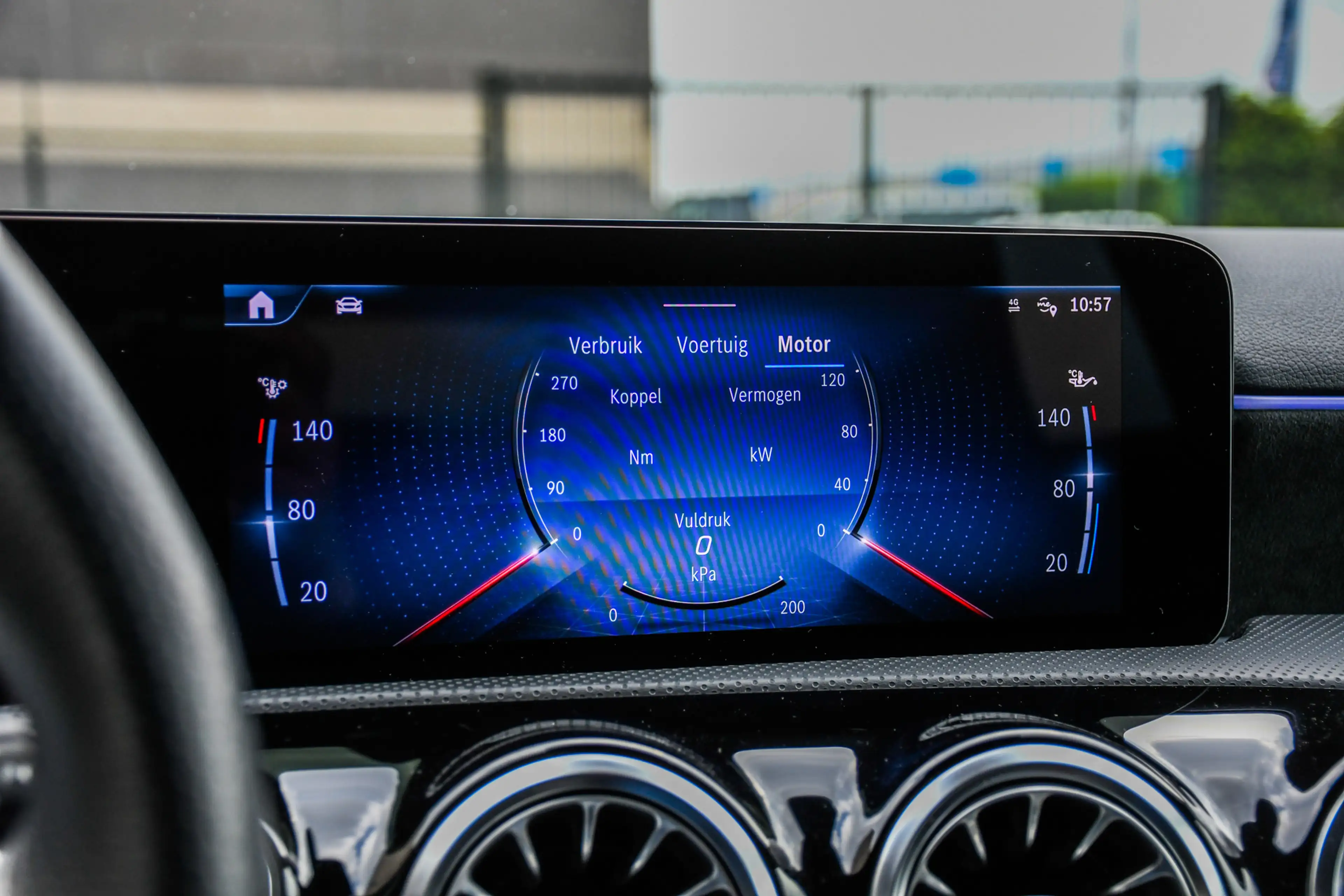 Mercedes-Benz A 200 AMG Line — photo 15