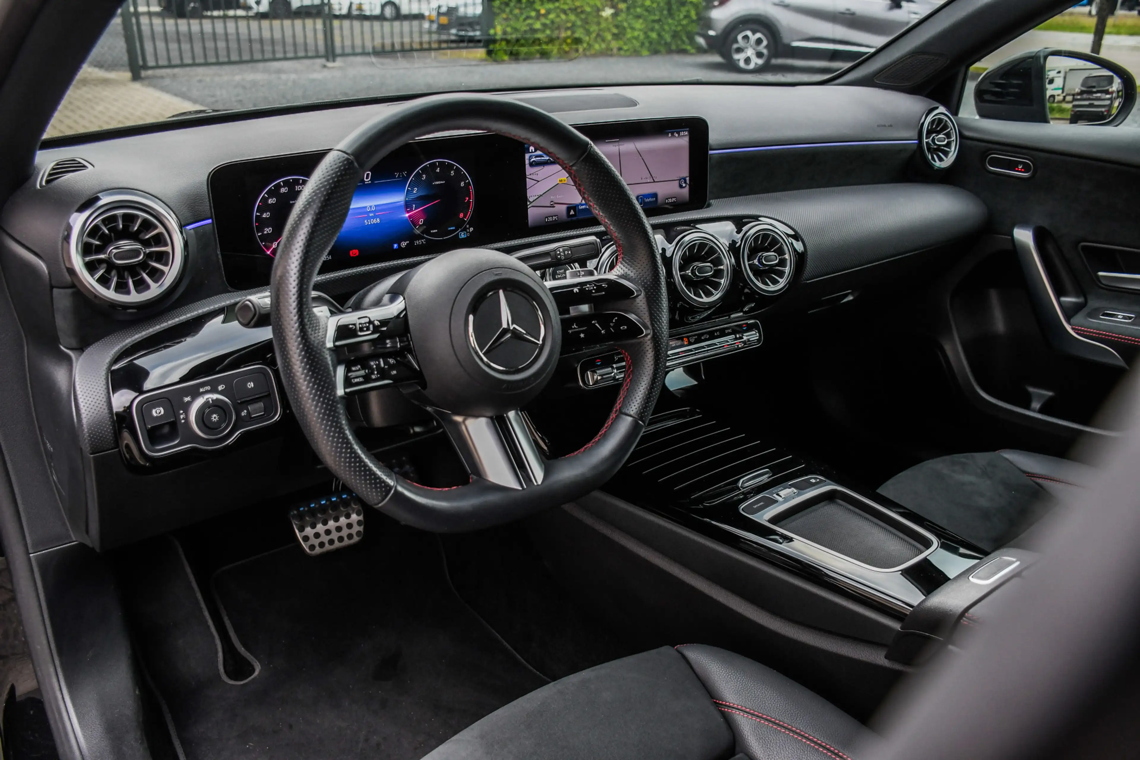 Mercedes-Benz A 200 AMG Line — photo 7