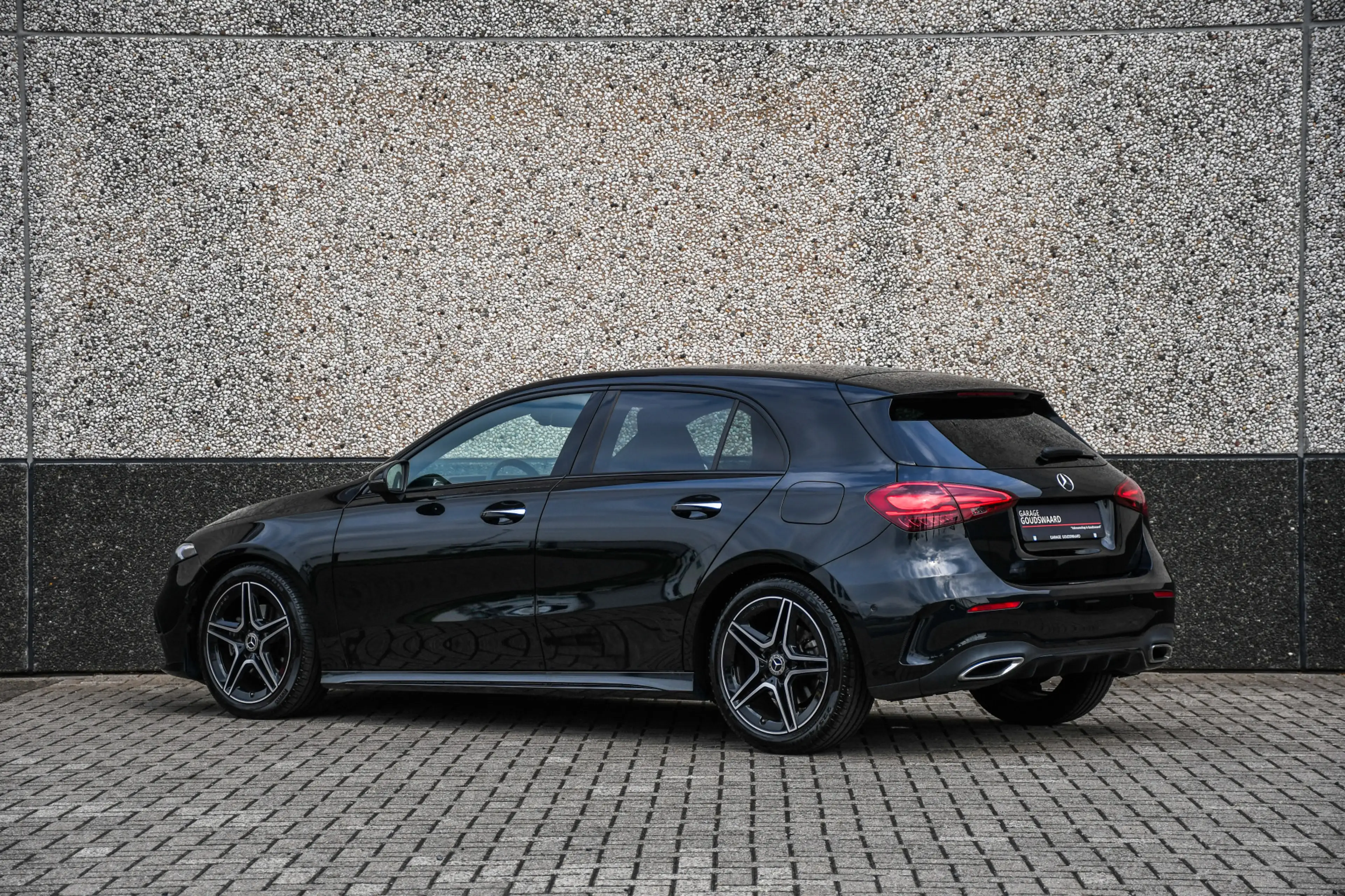 Mercedes-Benz A 200 AMG Line — photo 3