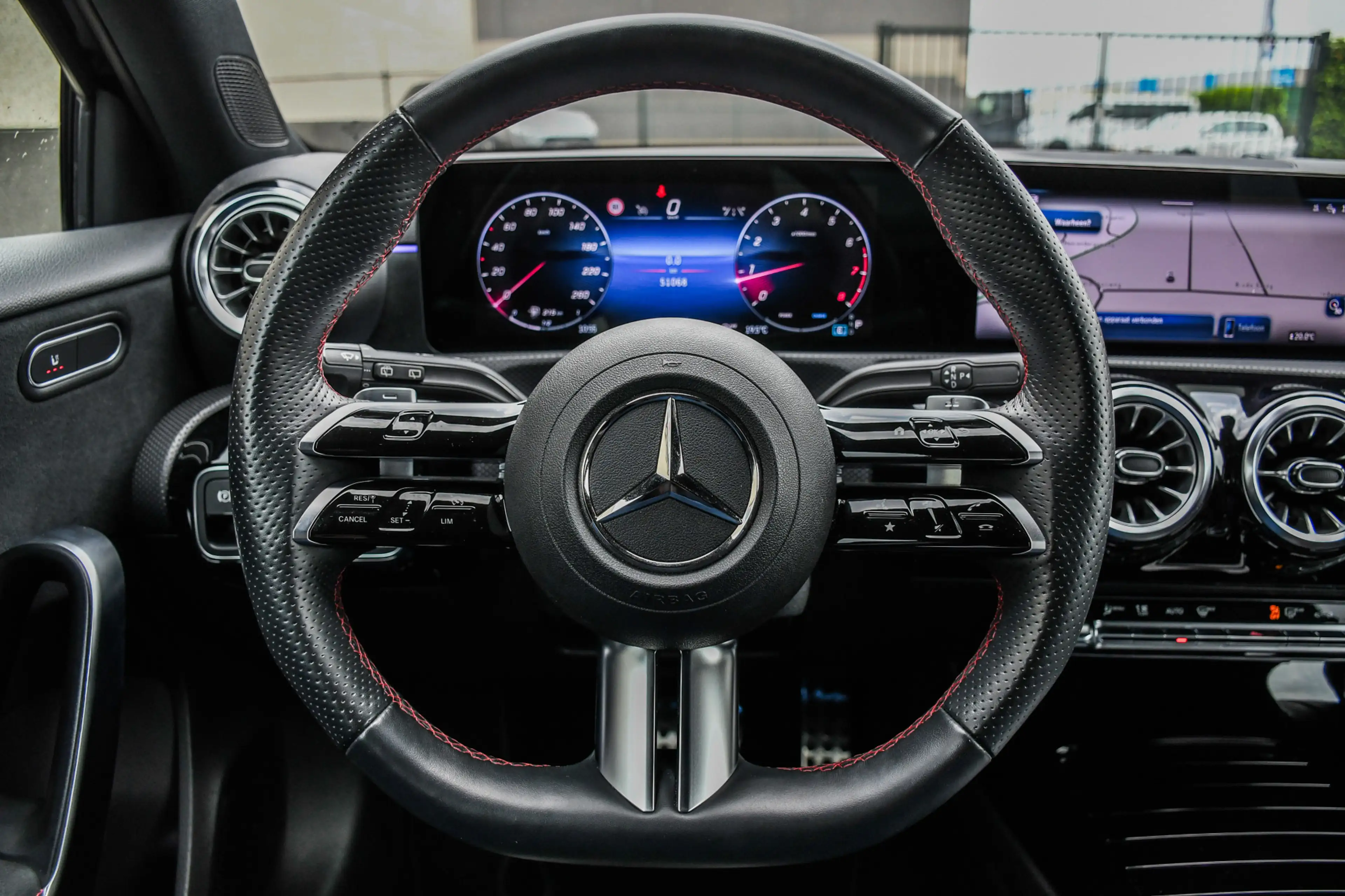 Mercedes-Benz A 200 AMG Line — photo 8