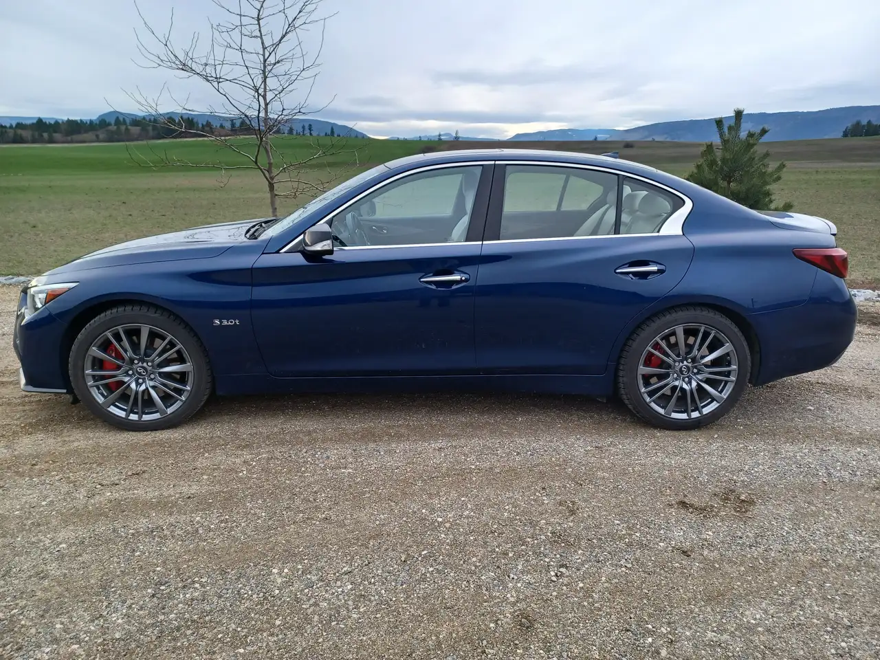 Infiniti Q50 снимка Infiniti Q50