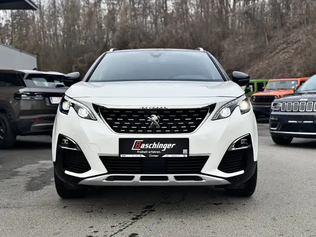 Peugeot 3008 view 2