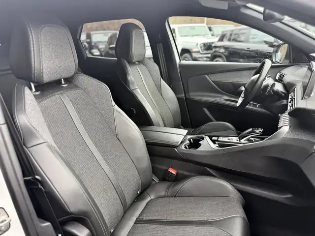 Peugeot 3008 view 12