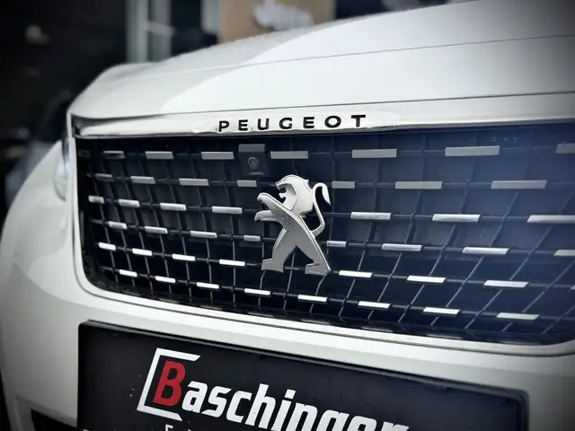 Peugeot 3008 view 3