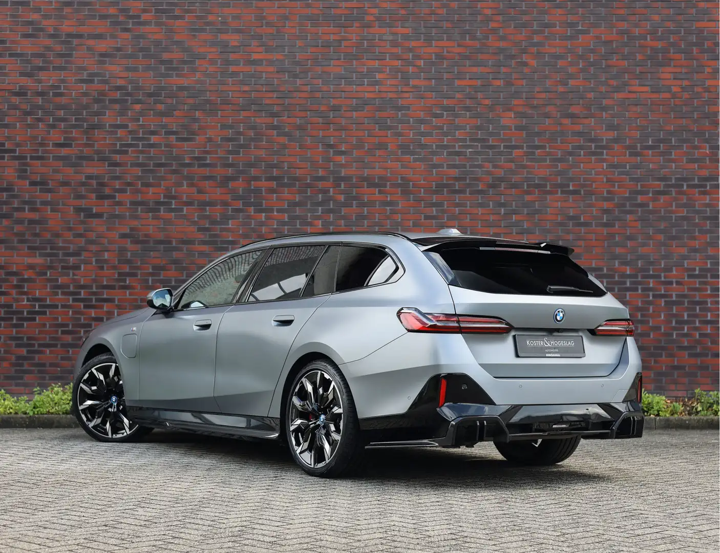 BMW 530 5-serie Touring 530e Touring | M performance - Pan Grijs - 2