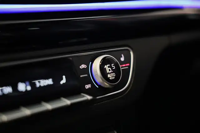 Audi Q5 view 23