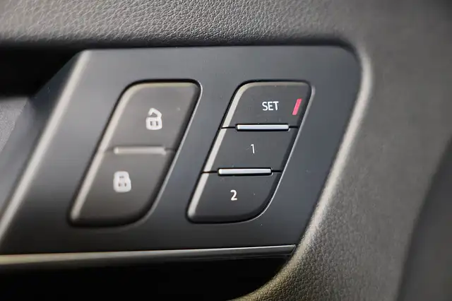 Audi Q5 view 10
