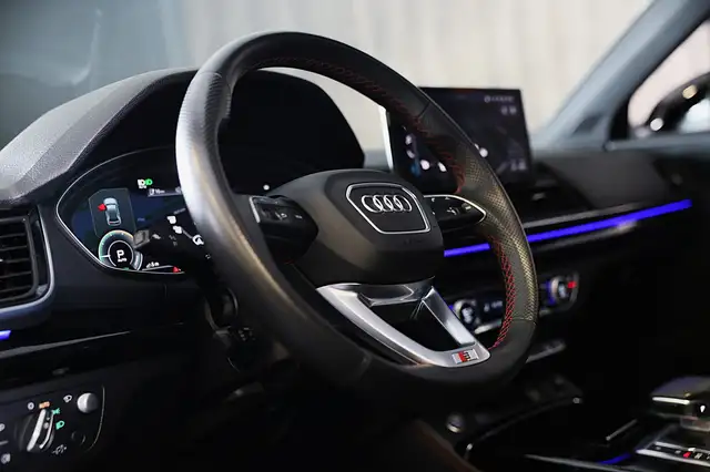 Audi Q5 view 7