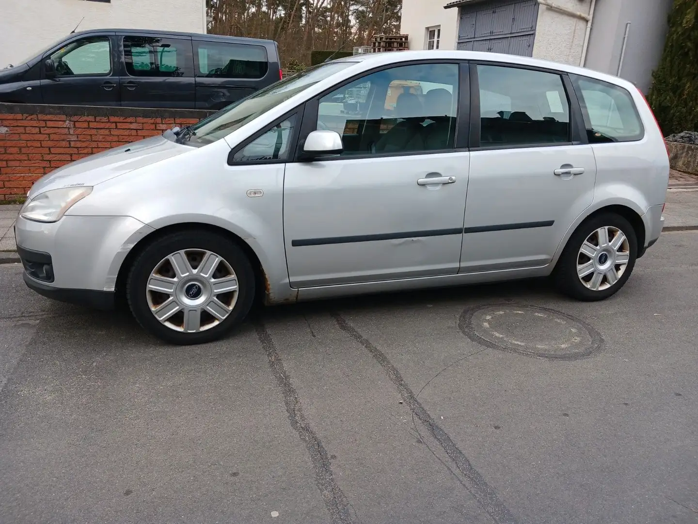 Ford Focus C-MAX 1.6  KLIMA ANHÄNGERKUPPLUNG Silver - 1