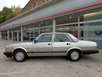 Alfa 6 2.5i Quadrifoglio Oro