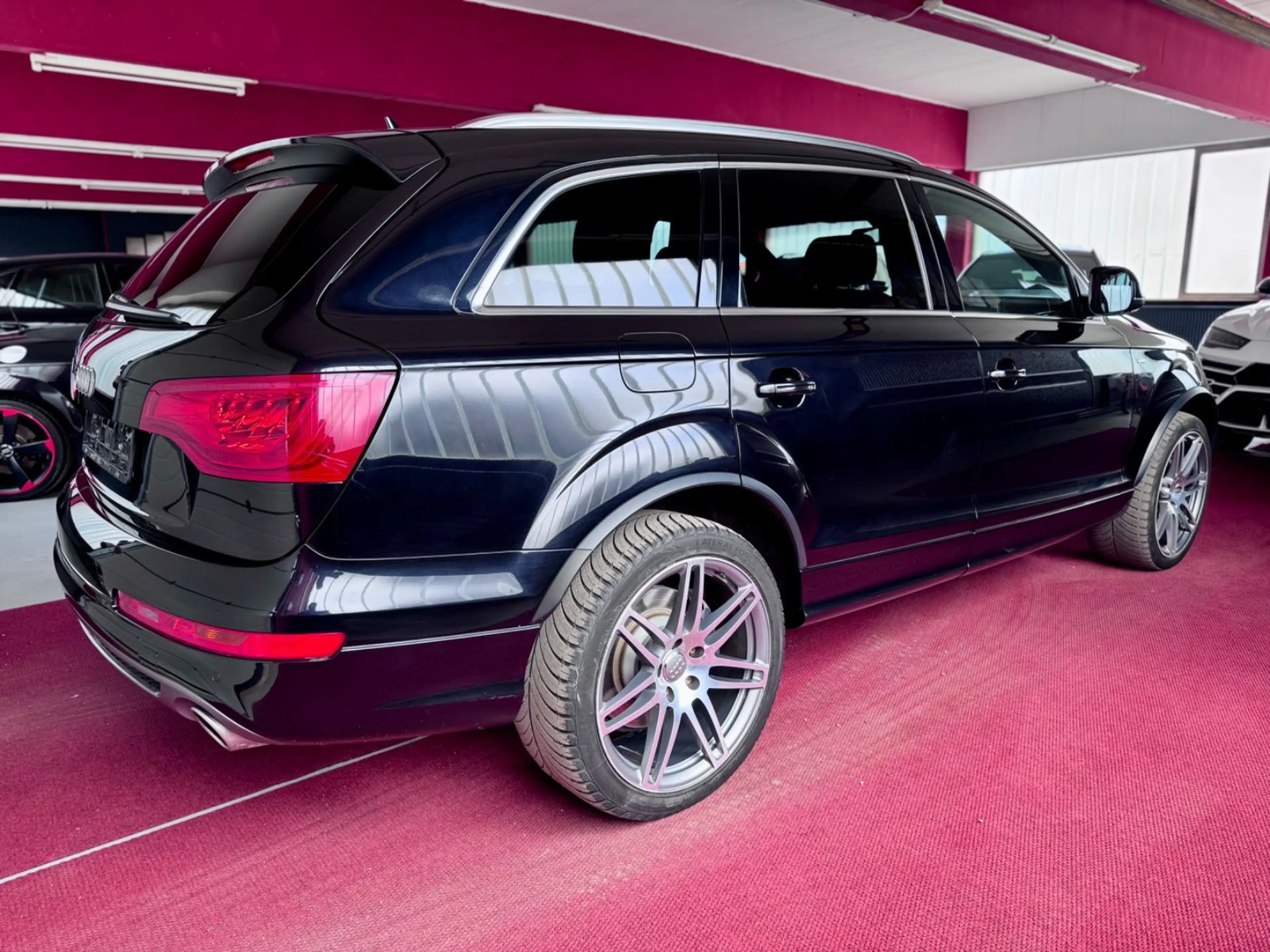 Audi Q7 4.2TDI Facelift quattro 3x S Line AHK Luft 21 — photo 6