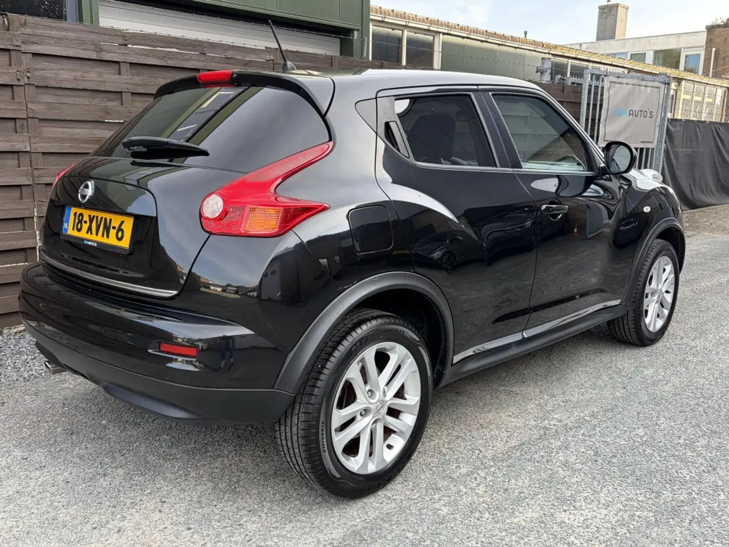 Nissan Juke 1.6 Tekna / Camera / Navi / Clima / Stoelverw. / N Noir - 2