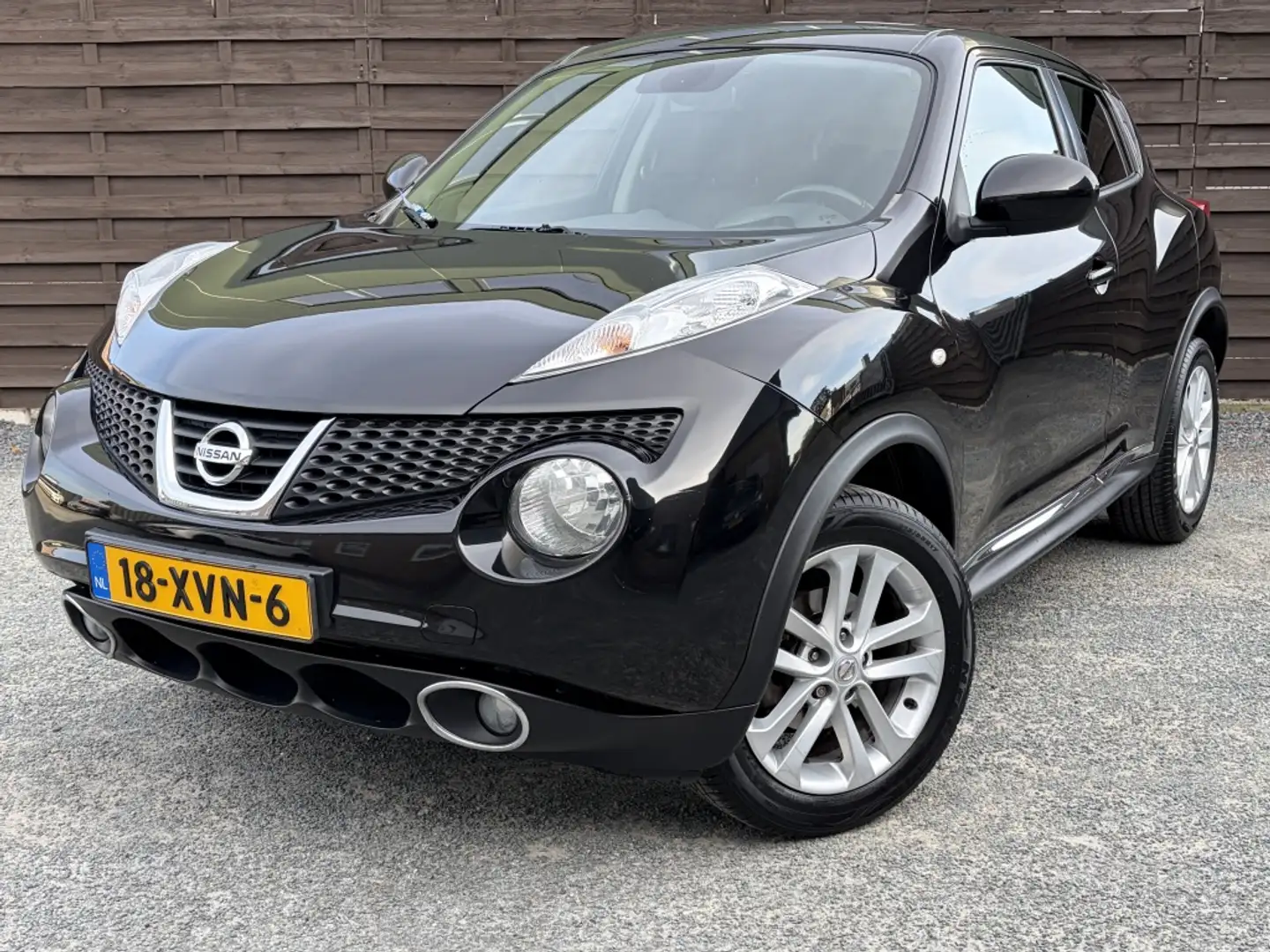 Nissan Juke 1.6 Tekna / Camera / Navi / Clima / Stoelverw. / N Noir - 1