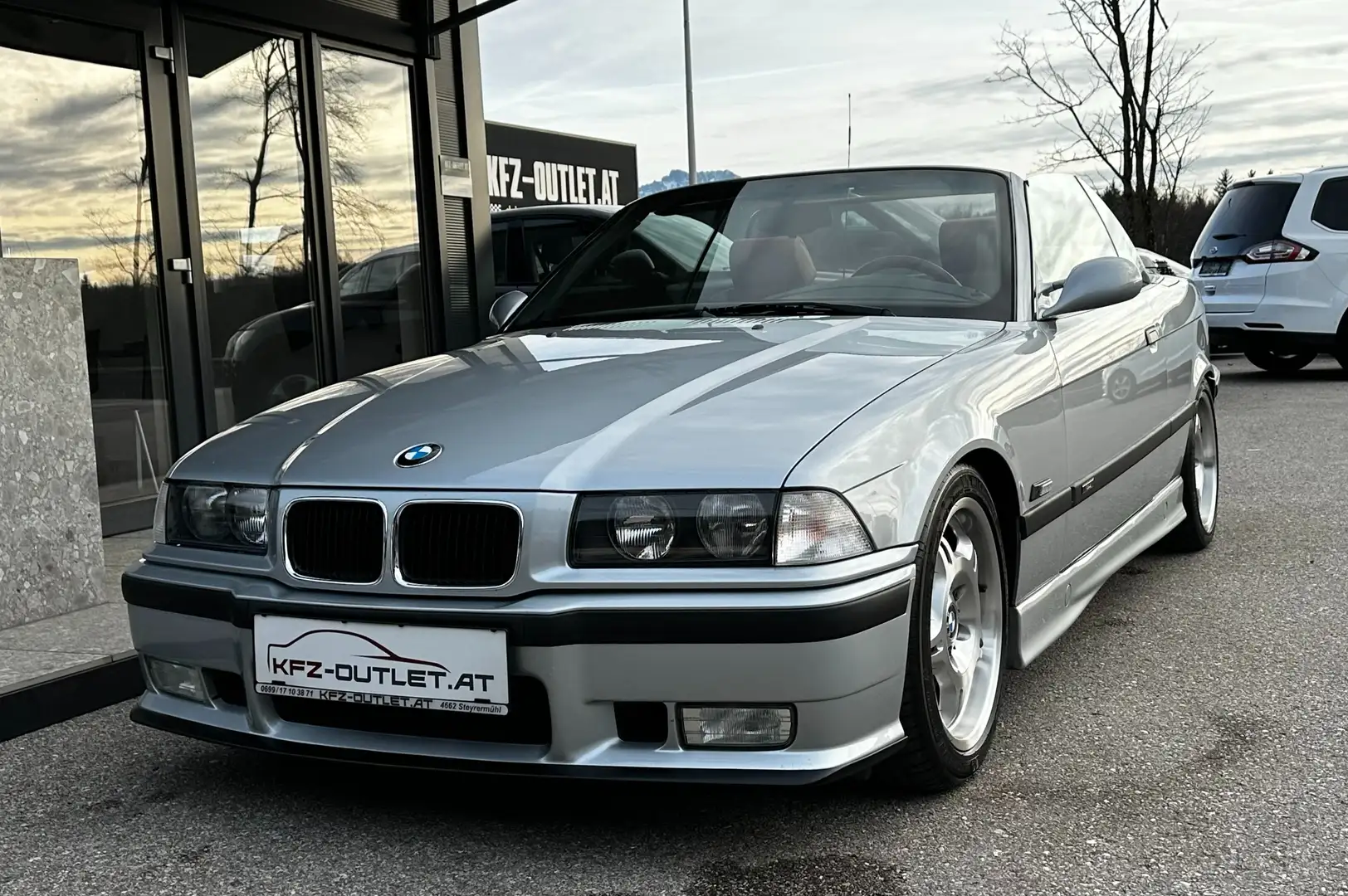 BMW M3 Cabrio 3.2 Individual *1.Besitz*Schalter*Perfekt* Silber - 1