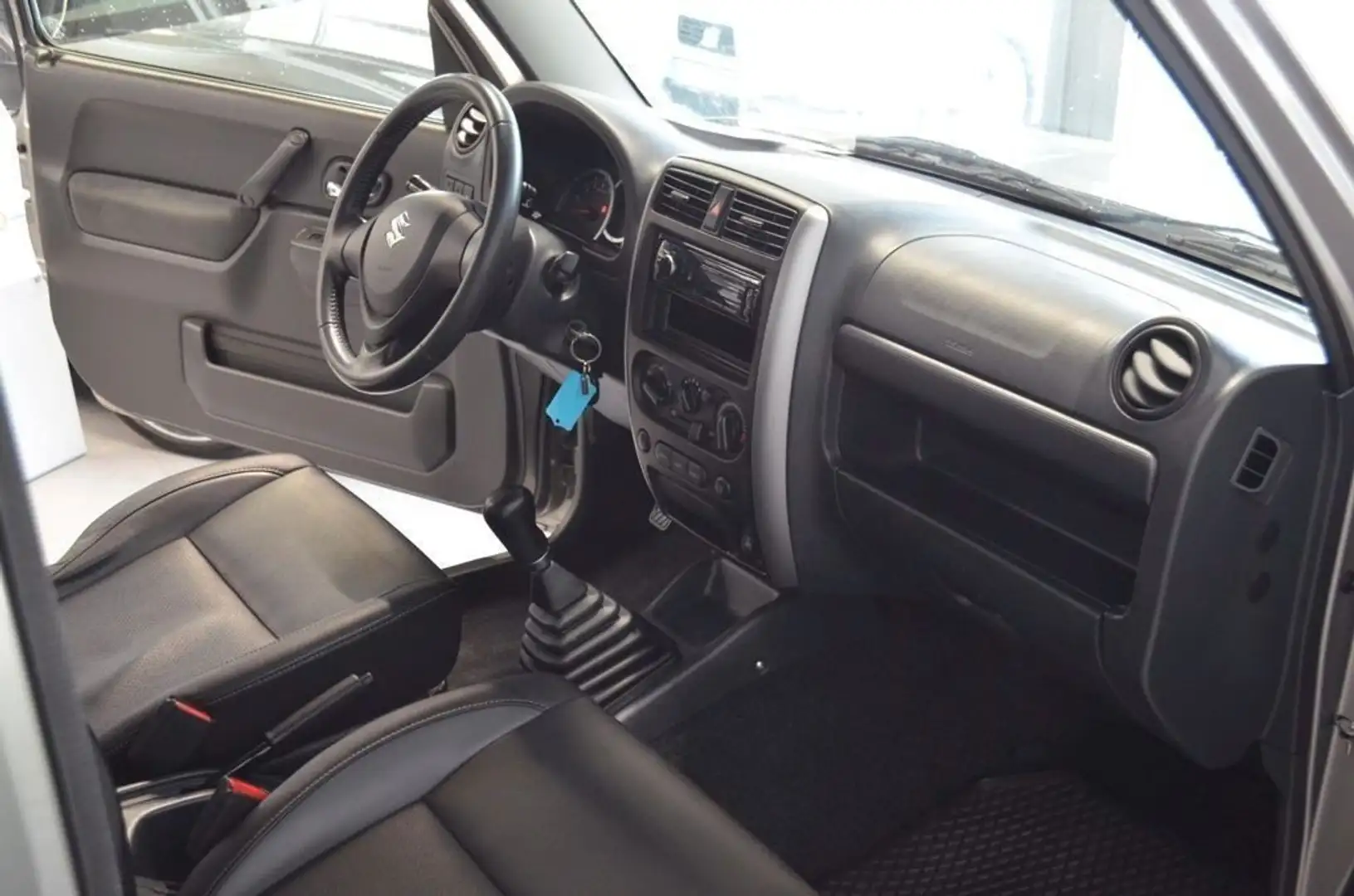 Suzuki Jimny 1.3 4WD Evolution Argent - 1