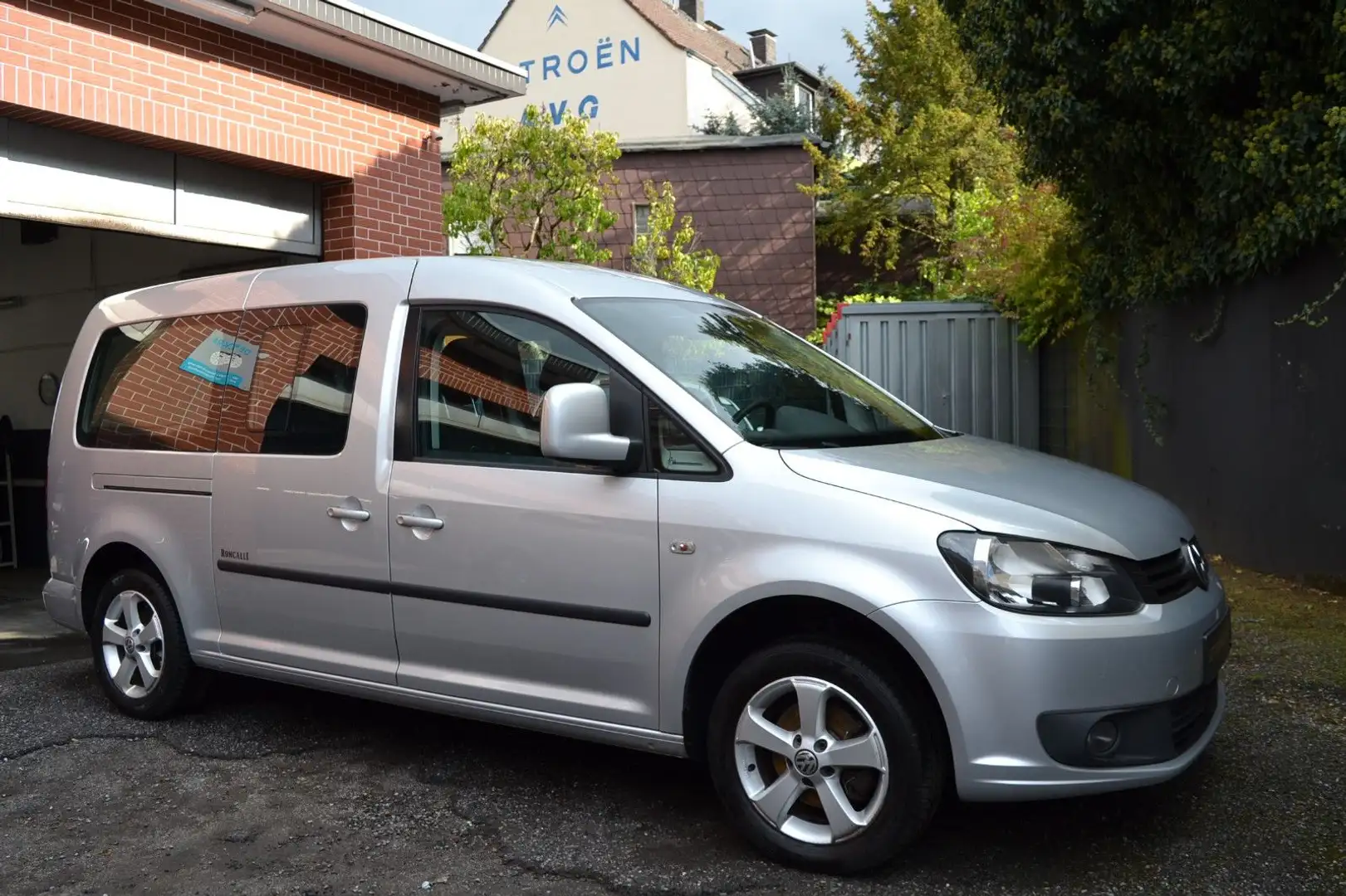 Volkswagen Caddy Maxi 1.6 TDi AUTOMATIK Silber - 1
