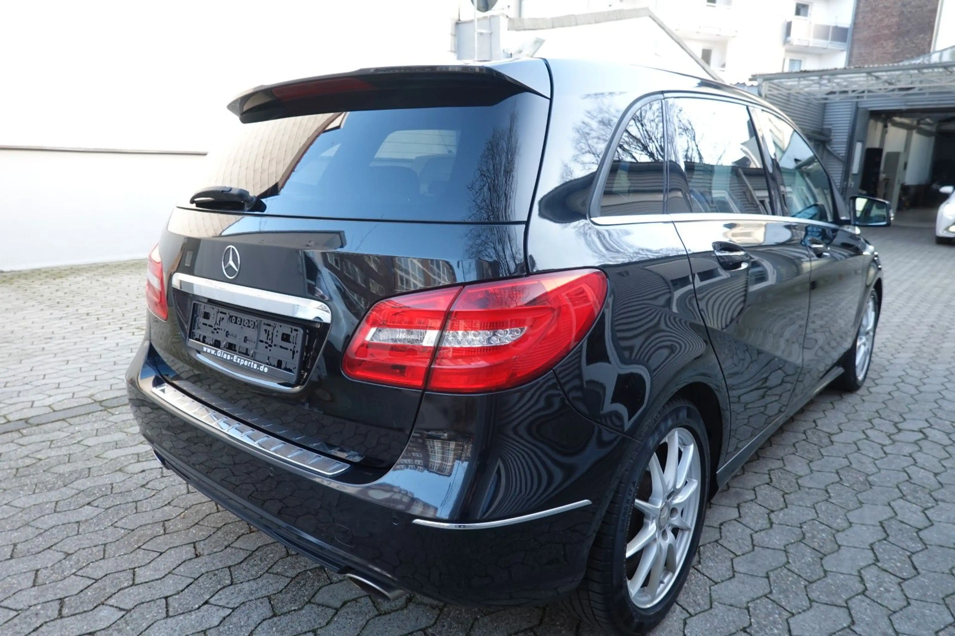 Mercedes-Benz B 220 4Matic Tempomat BiXenon NAVI StandHeizung — photo 5